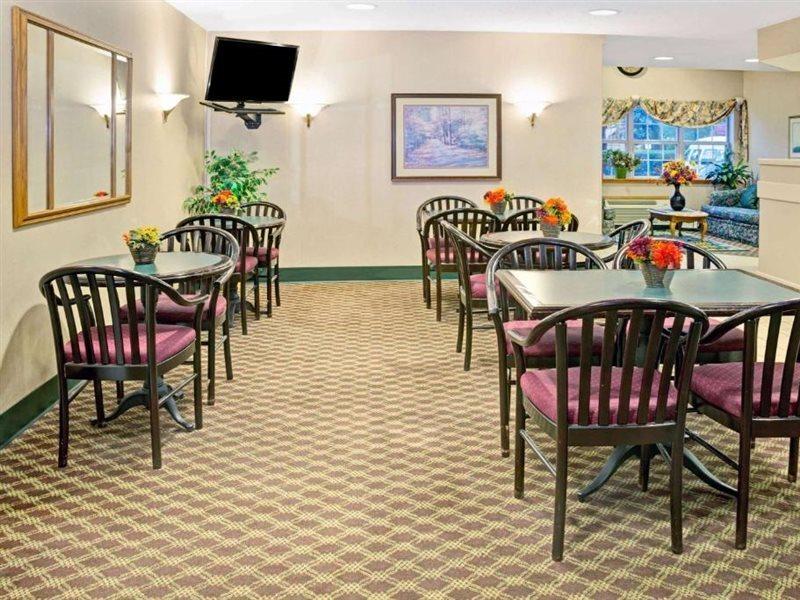 Microtel Inn By Wyndham Raleigh-Durham Airport Моррисвилл Экстерьер фото