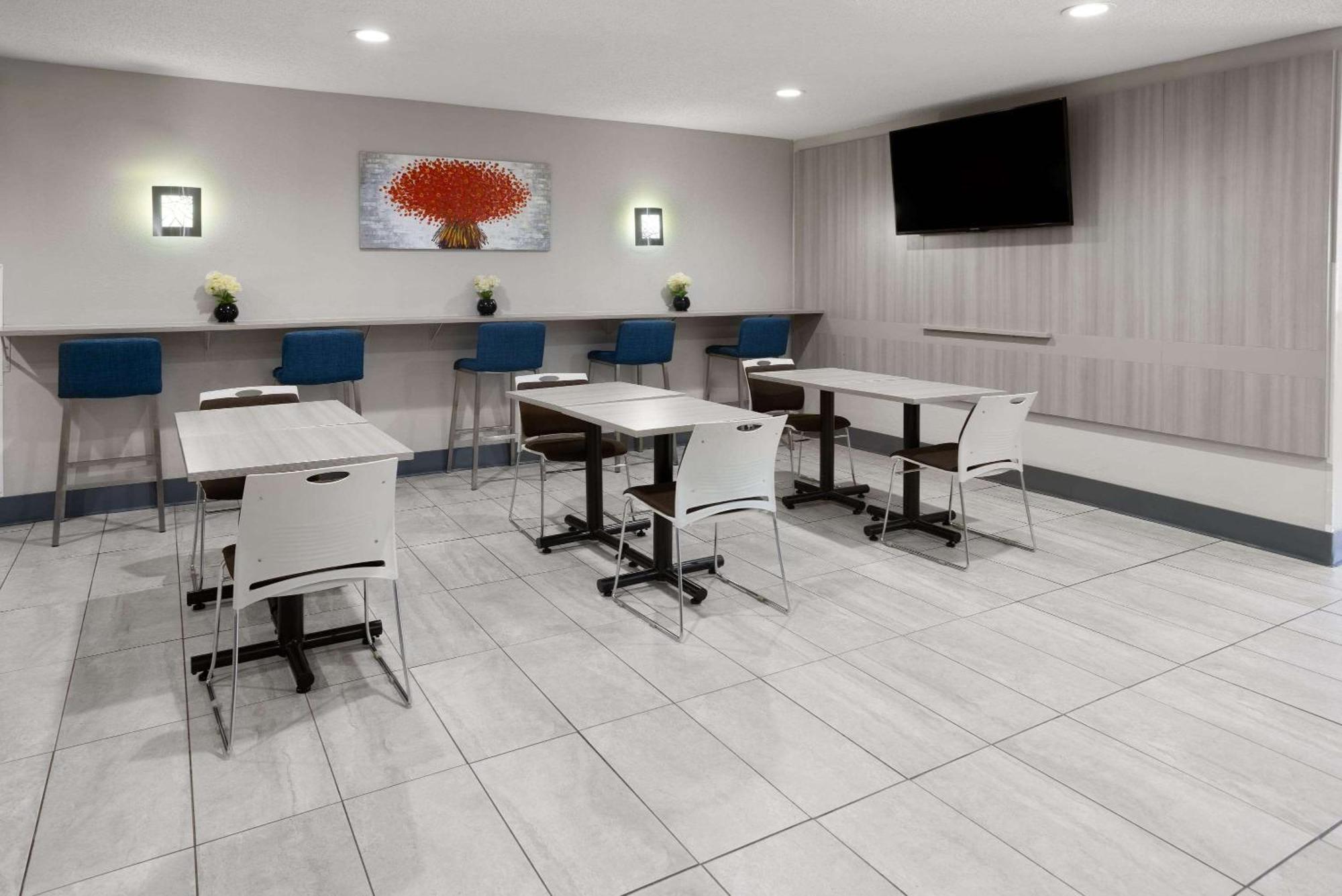 Microtel Inn By Wyndham Raleigh-Durham Airport Моррисвилл Экстерьер фото